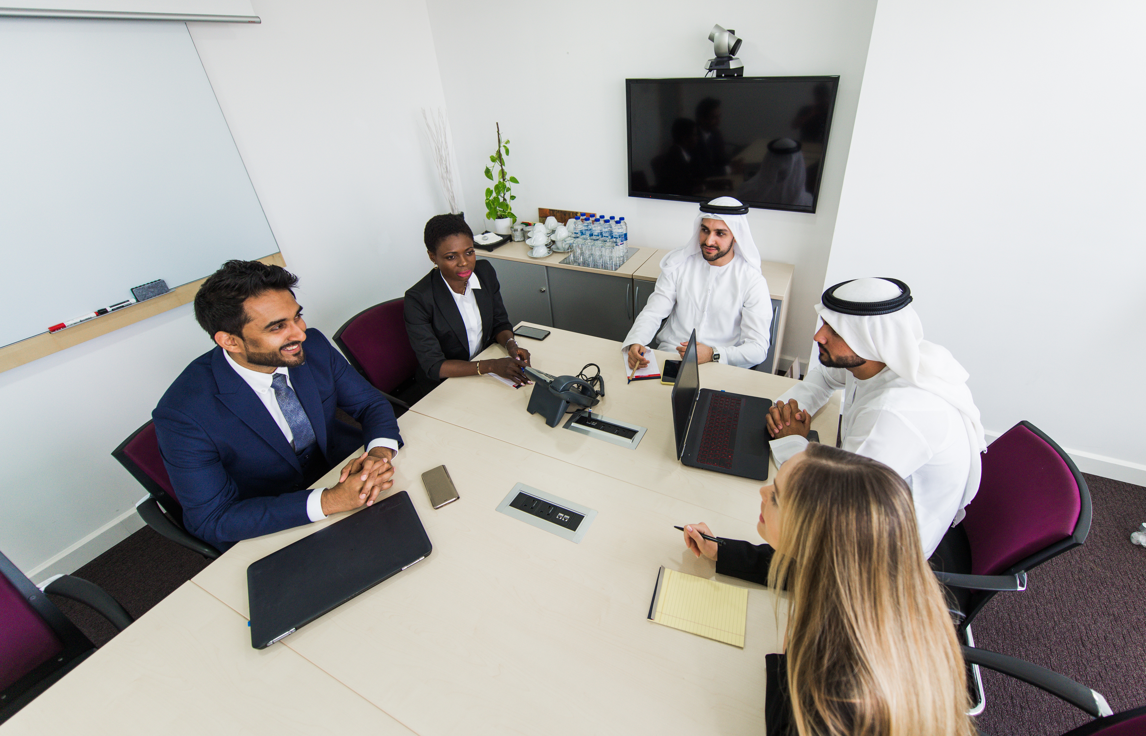 How Stylish Office Furniture in Saudi Arabia Inspires Love for the Workspace and Boosts Employee Productivity