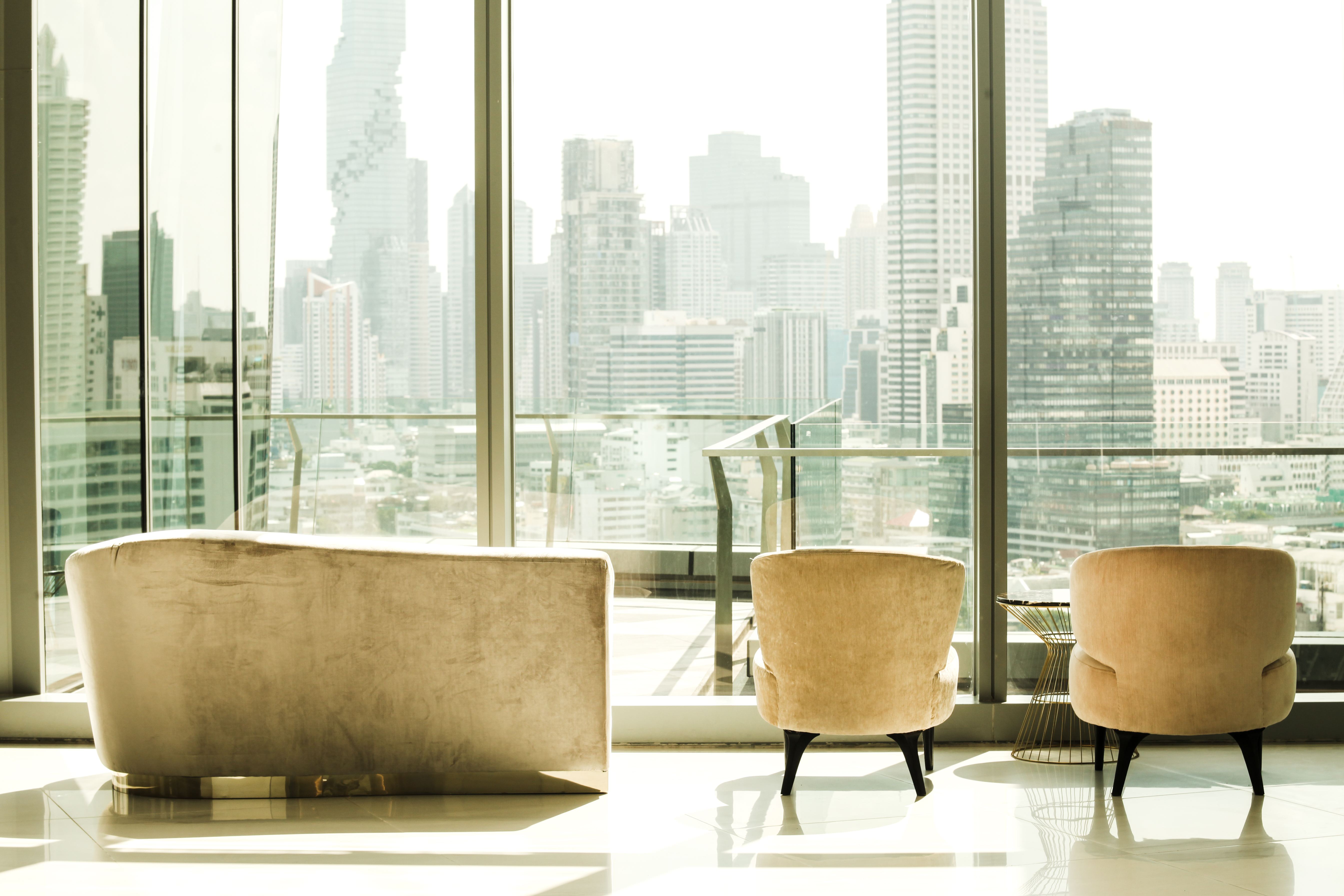Top 7 Office Furniture Pieces to Create a Classy Workspace in Dubai