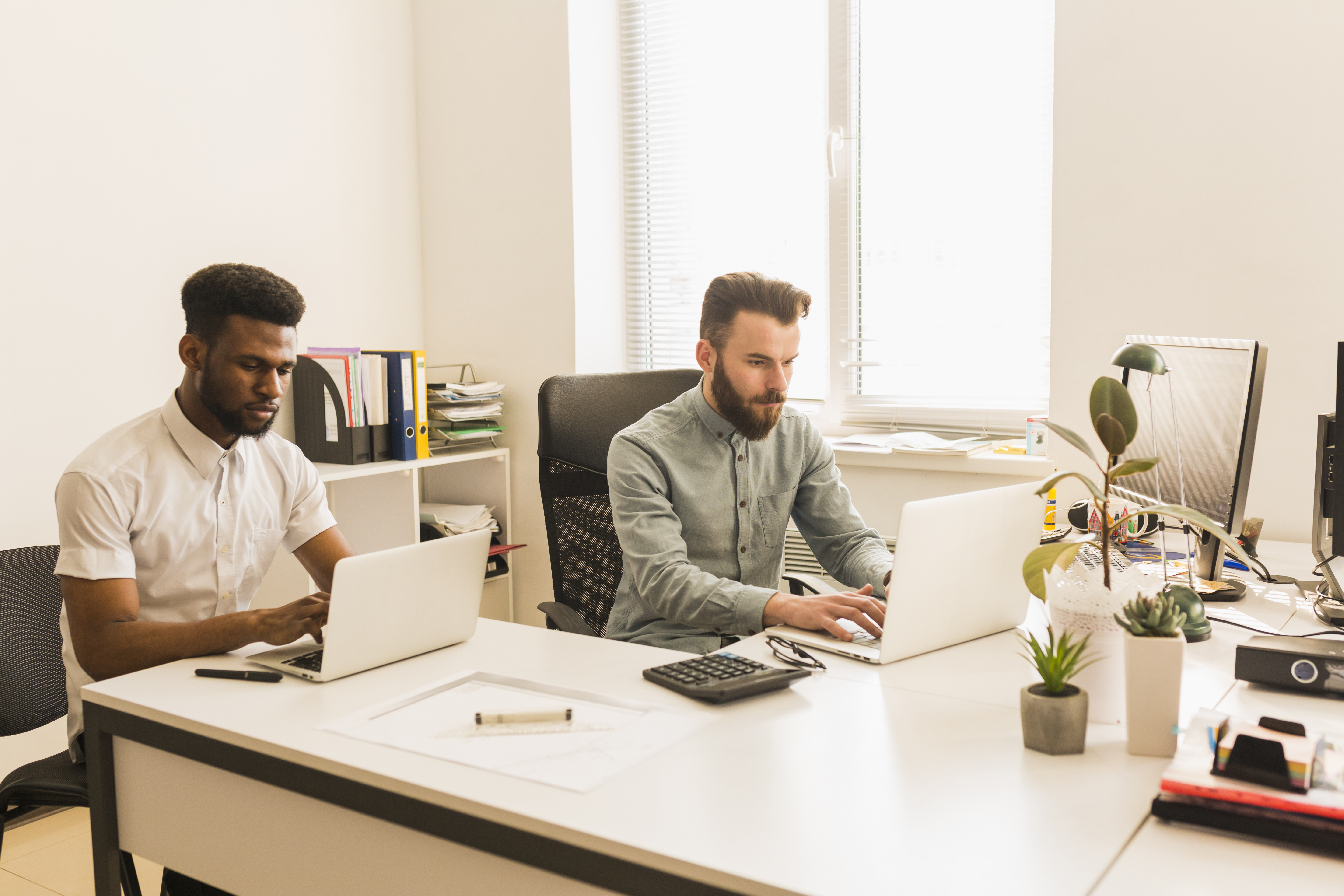 Modern Office Furniture in Saudi Arabia: Style Meets Comfort