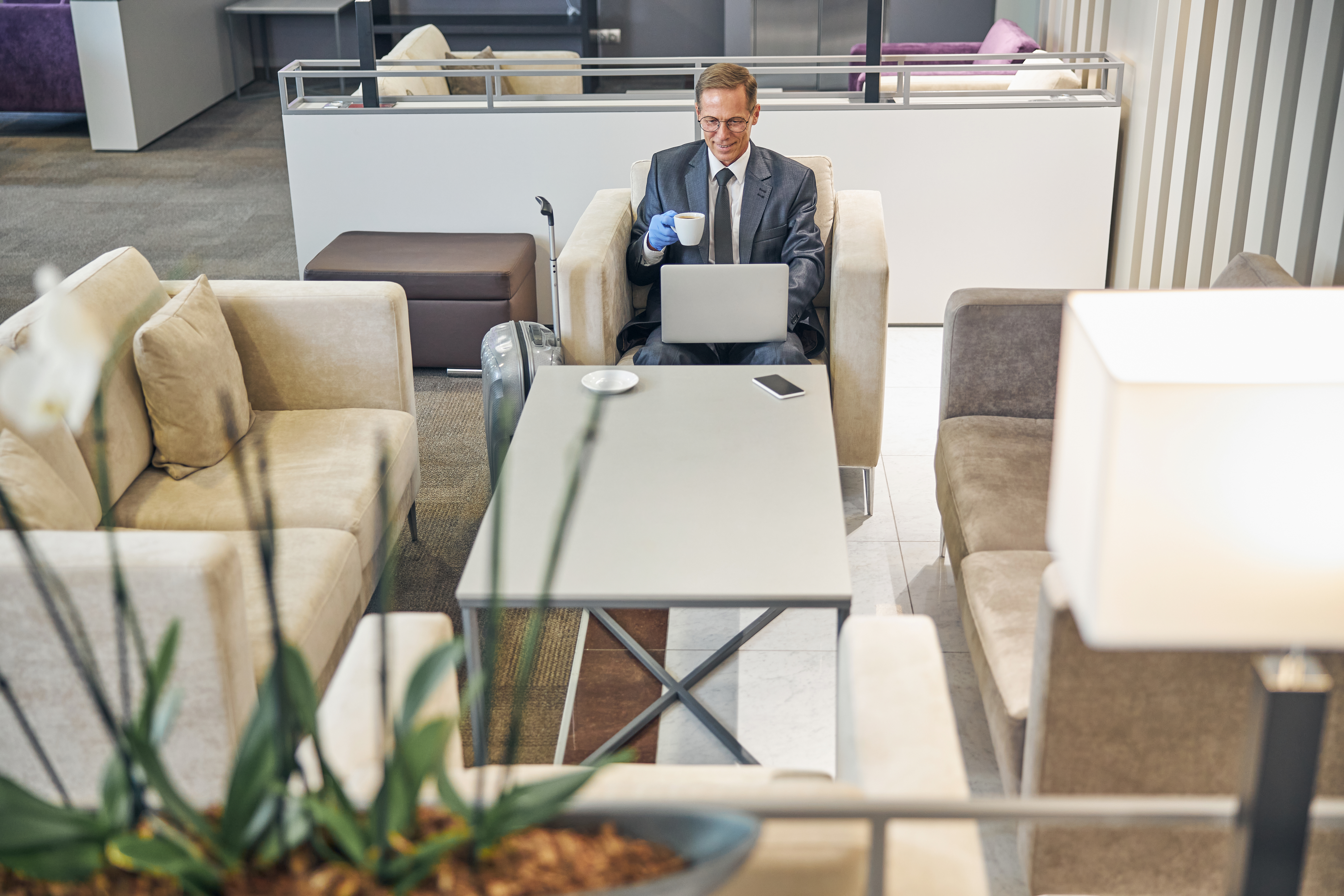 Comparing Modular vs. Fixed Furniture for Co-Working Offices in Dubai